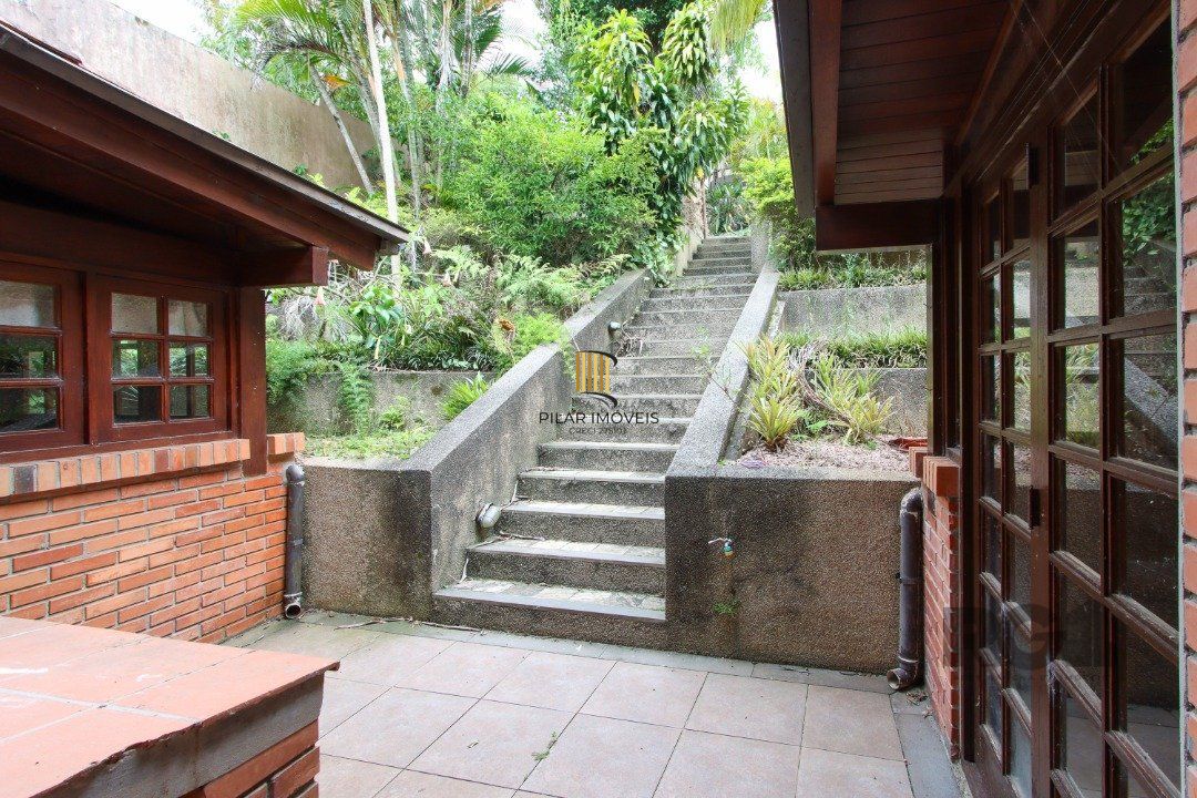 Casa de 3 dormitórios no Jardim Isabel com vista para o Guaíba.