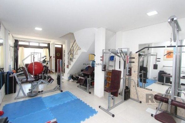 Casa para Venda - 180m², 3 dormitórios, sendo 3 suites, 3 vagas - Hípica