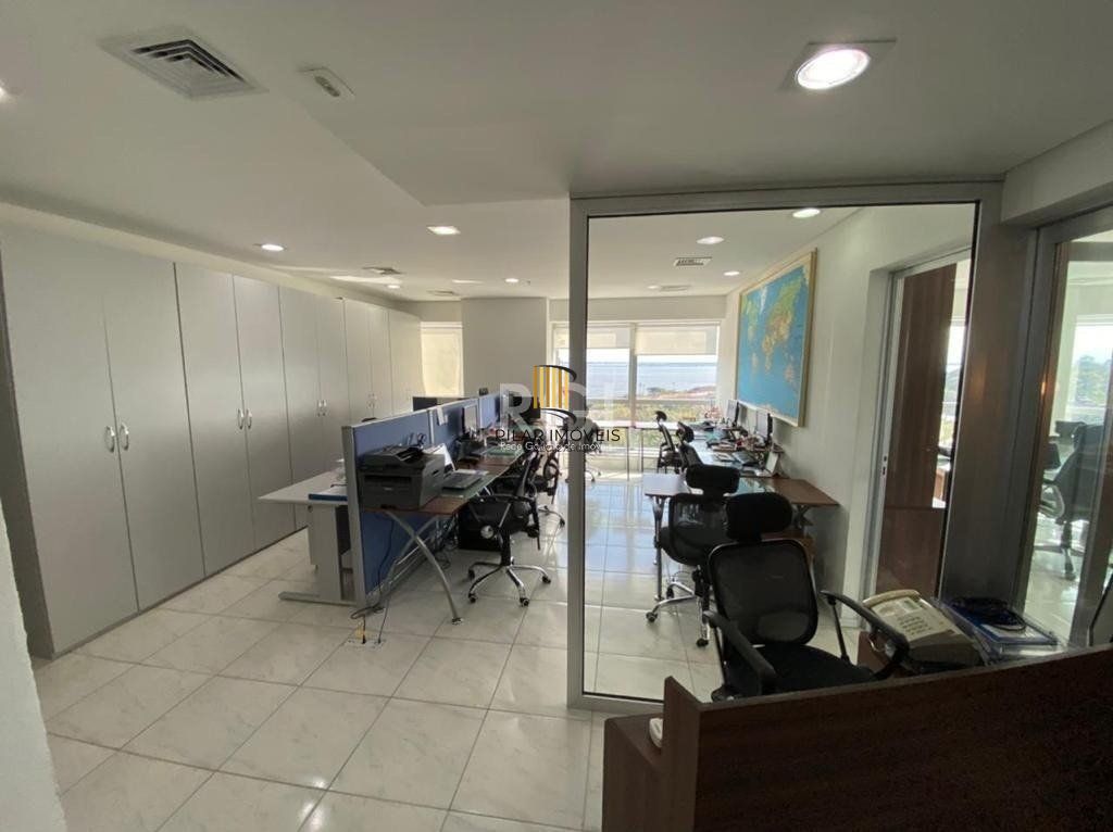 Salas Comerciais no nono andar , Imóvel MOBILIADO com 82,82 m2