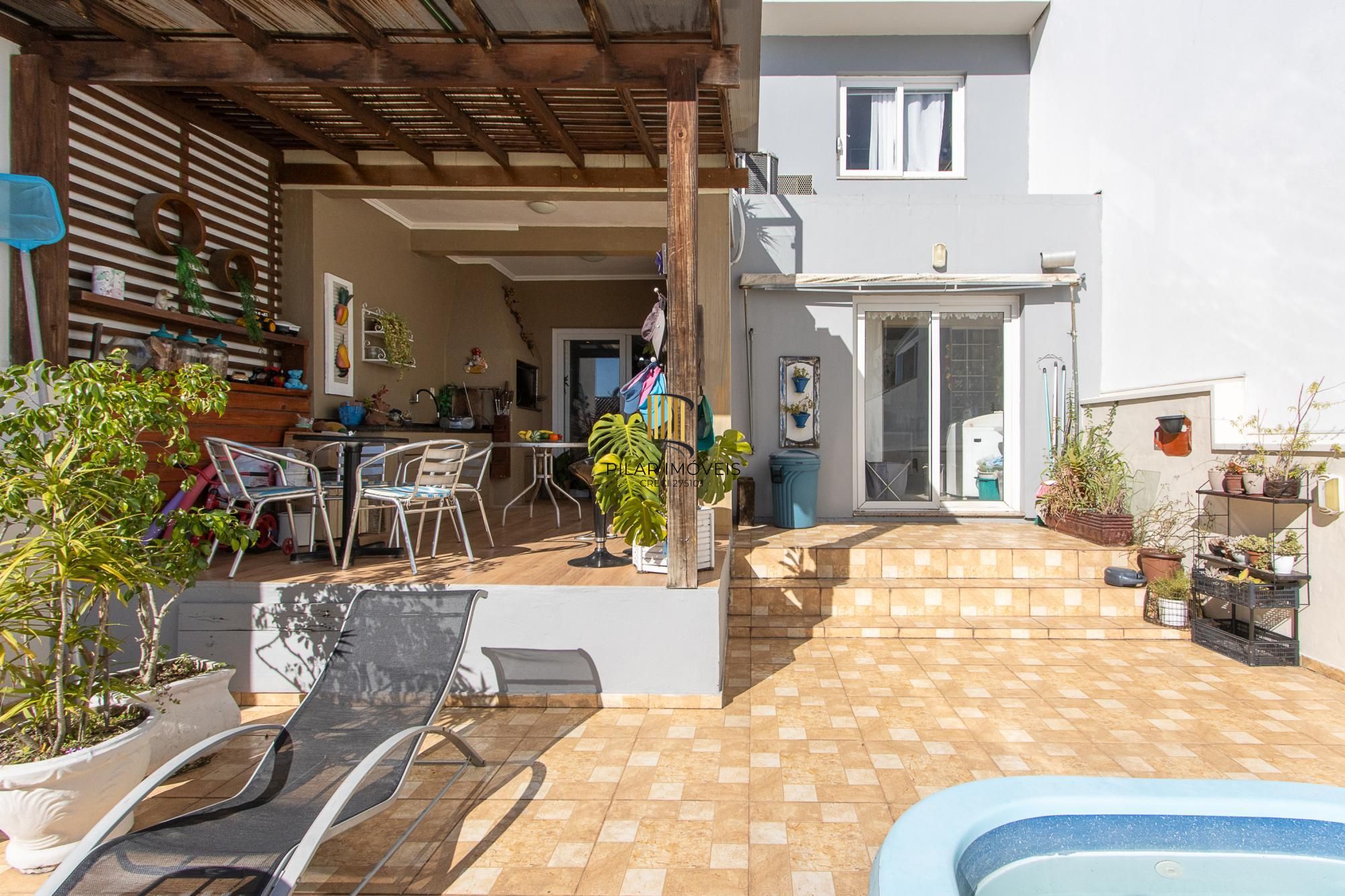 Casa com 3 dormitórios, suíte com closet e piscina no Condomínio Cinque Terre