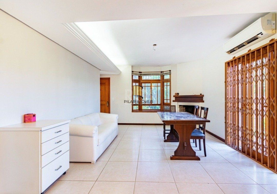 Casa para Venda - 255m², 3 dormitórios, sendo 1 suites, 3 vagas - Ipanema