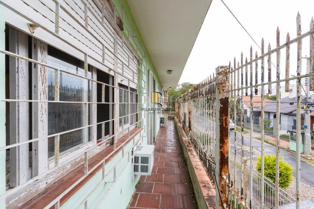 Casa 4 Dormitório(s) Bairro Medianeira