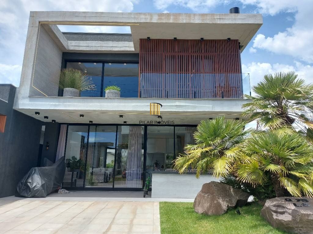 Casa de Condomínio 4 dormitórios no bairro Centro