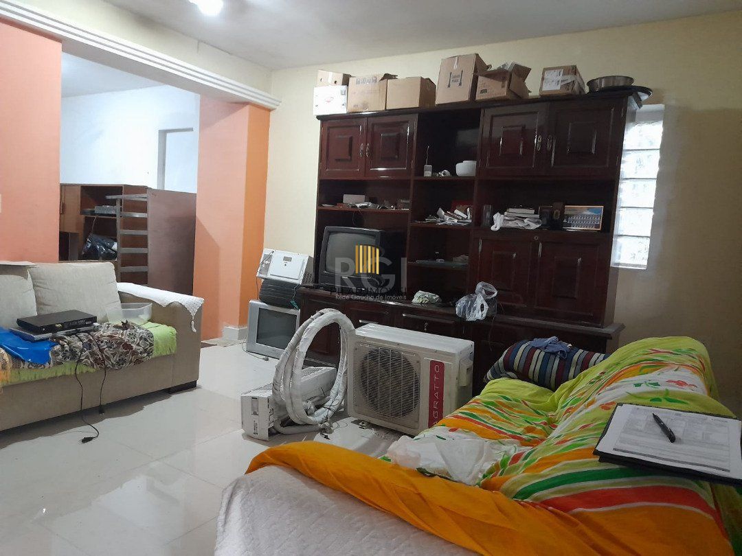 Casa para Venda com 3 dormitórios, sendo 1 suites e 3 vagas no bairro Ipanema