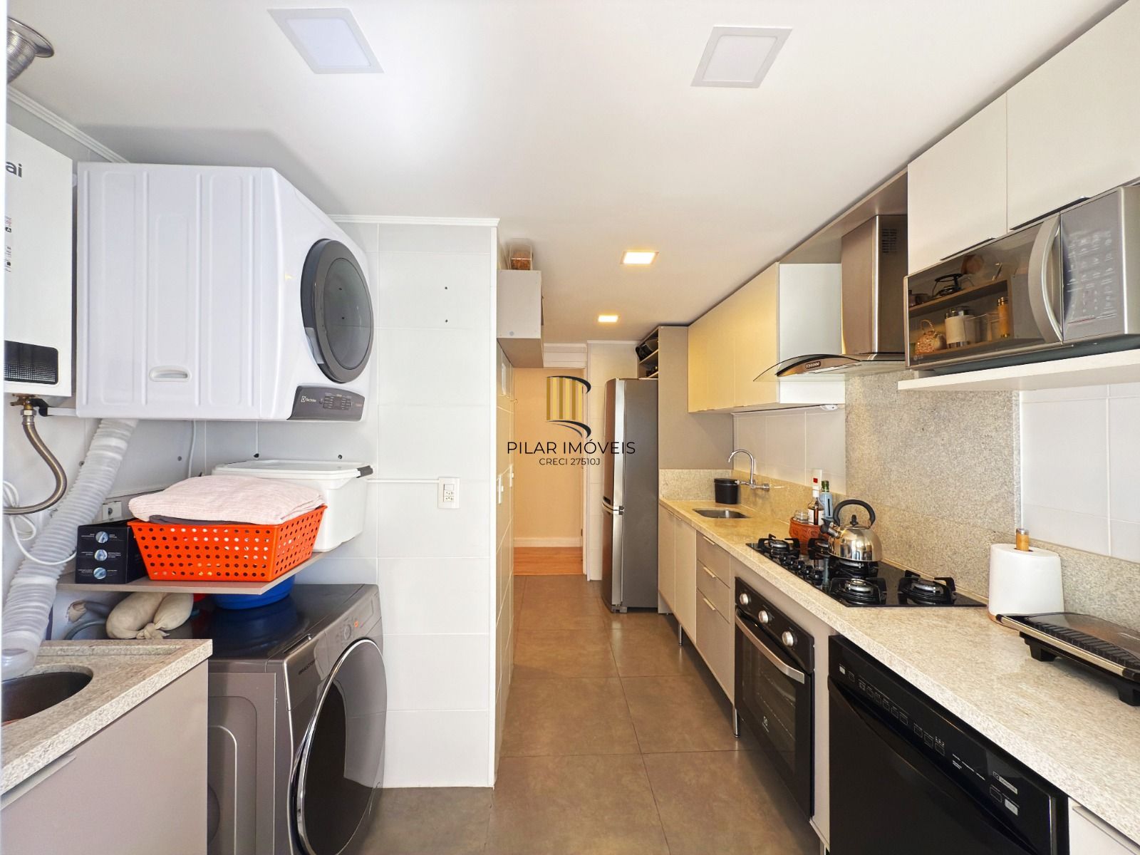 Excelente apartamento de 3 dormitórios, 1 suíte e 2 vagas de garagem.