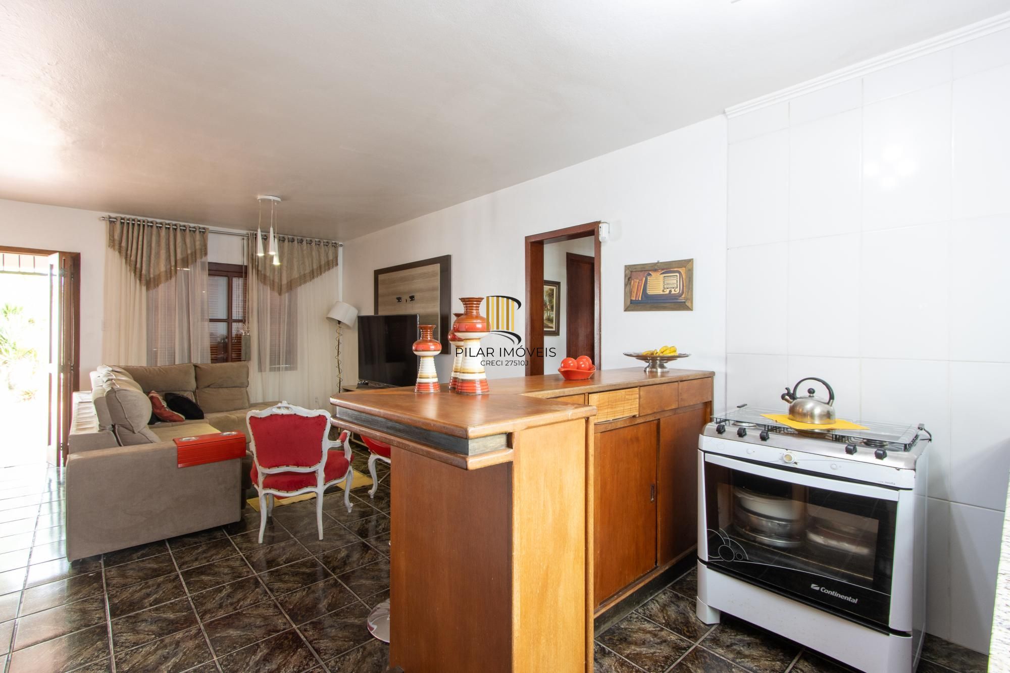 Casa em Vila Nova, Porto Alegre! Com 160m² de área privativa e um total de 899m²