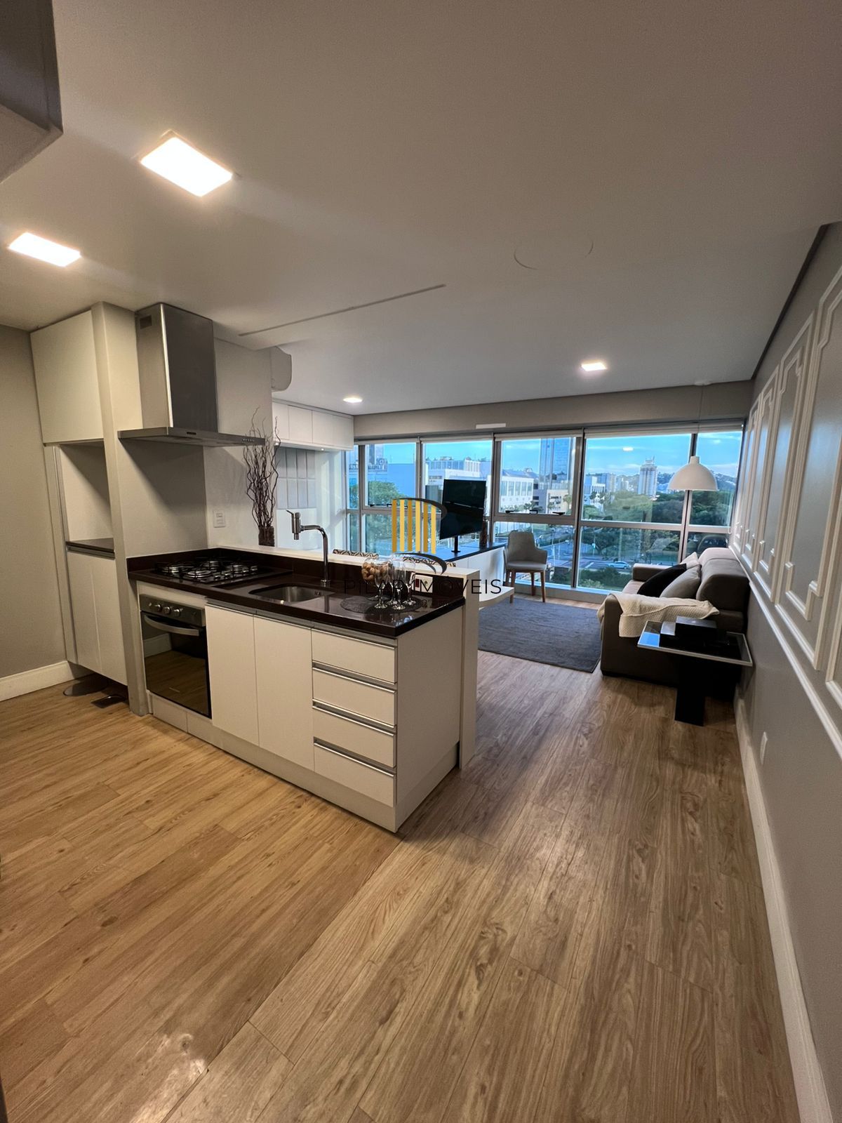 Apartamento 1 dormitório com vaga coberta à venda no bairro Praia de Belas