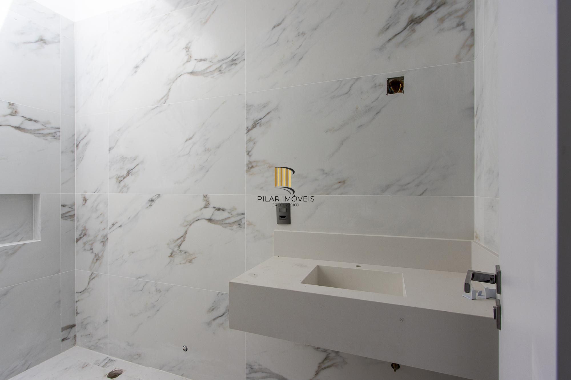 Casa em condomínio com conforto e exclusividade no bairro Tristeza