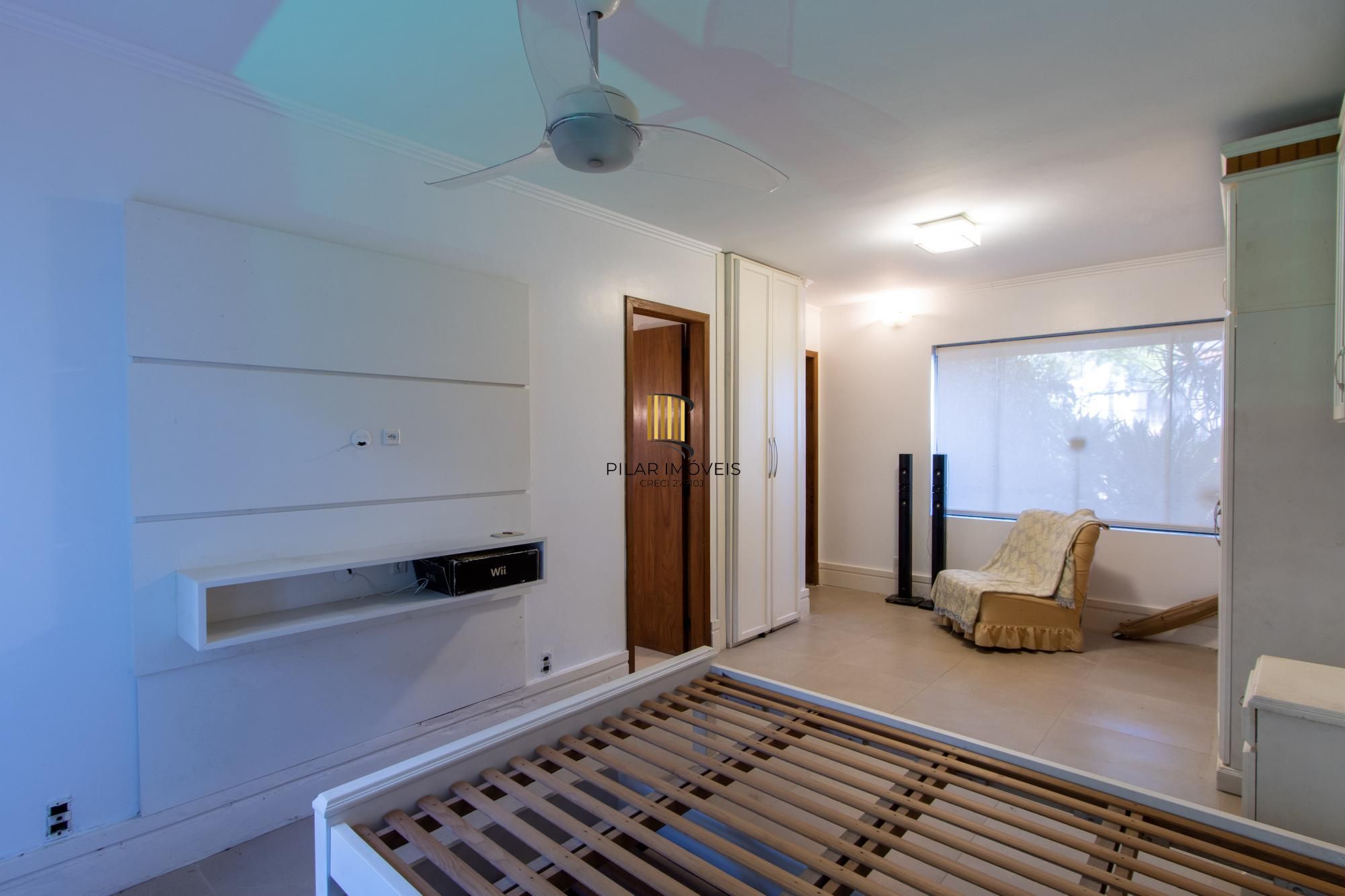 Excelente Casa em Condominio Fechado com 440,60m Dormitórios, sendo 2 Suítess
