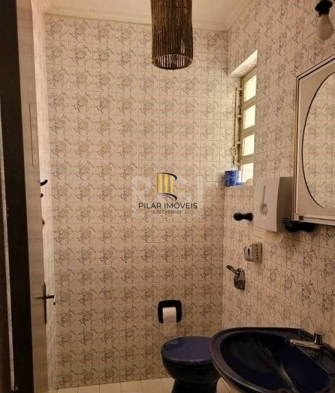 Casa Residencial ou comercial. Com 205 m²  de área útil, 3 dormitórios