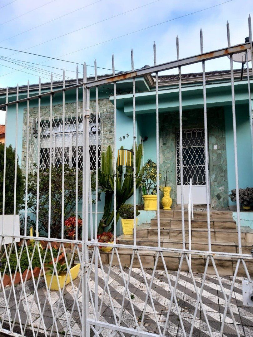 Casa para Venda - 165m², 2 dormitórios, 4 vagas - Menino Deus