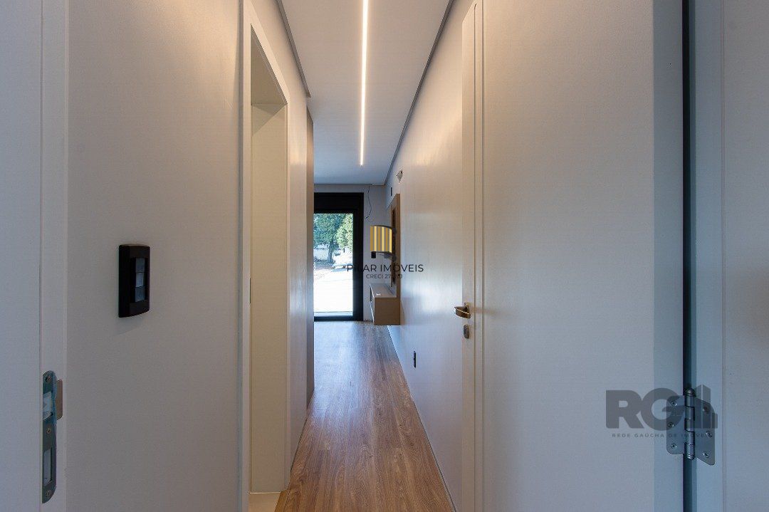 Casa 3 dormitórios no bairro Medianeira
