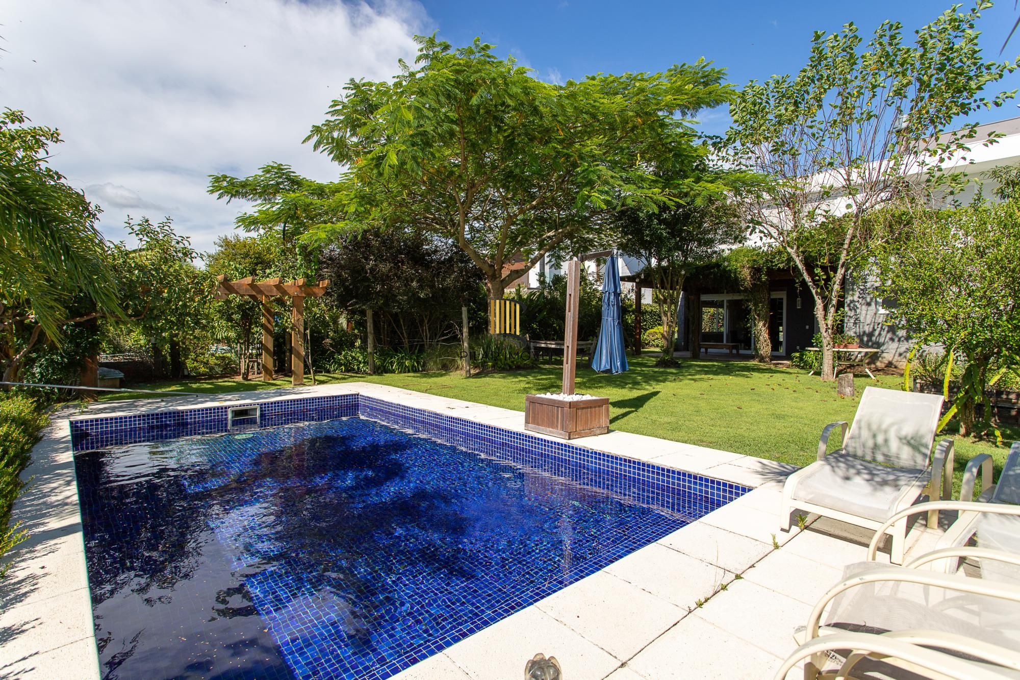 Casa de Condomínio 4 dormitórios no bairro Terraville