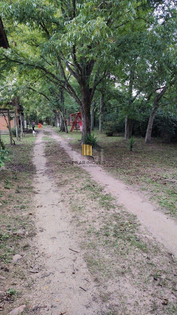 Sitio à venda no Lami, com 2 casas térreas, com 4 quartos cada uma