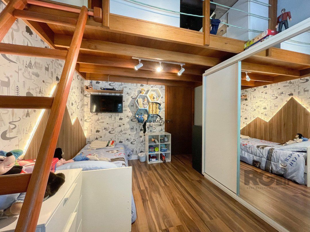 Casa no bairro Vila Assunção. 3dormitórios sendo 1 suíte e 2 vagas cobertas.