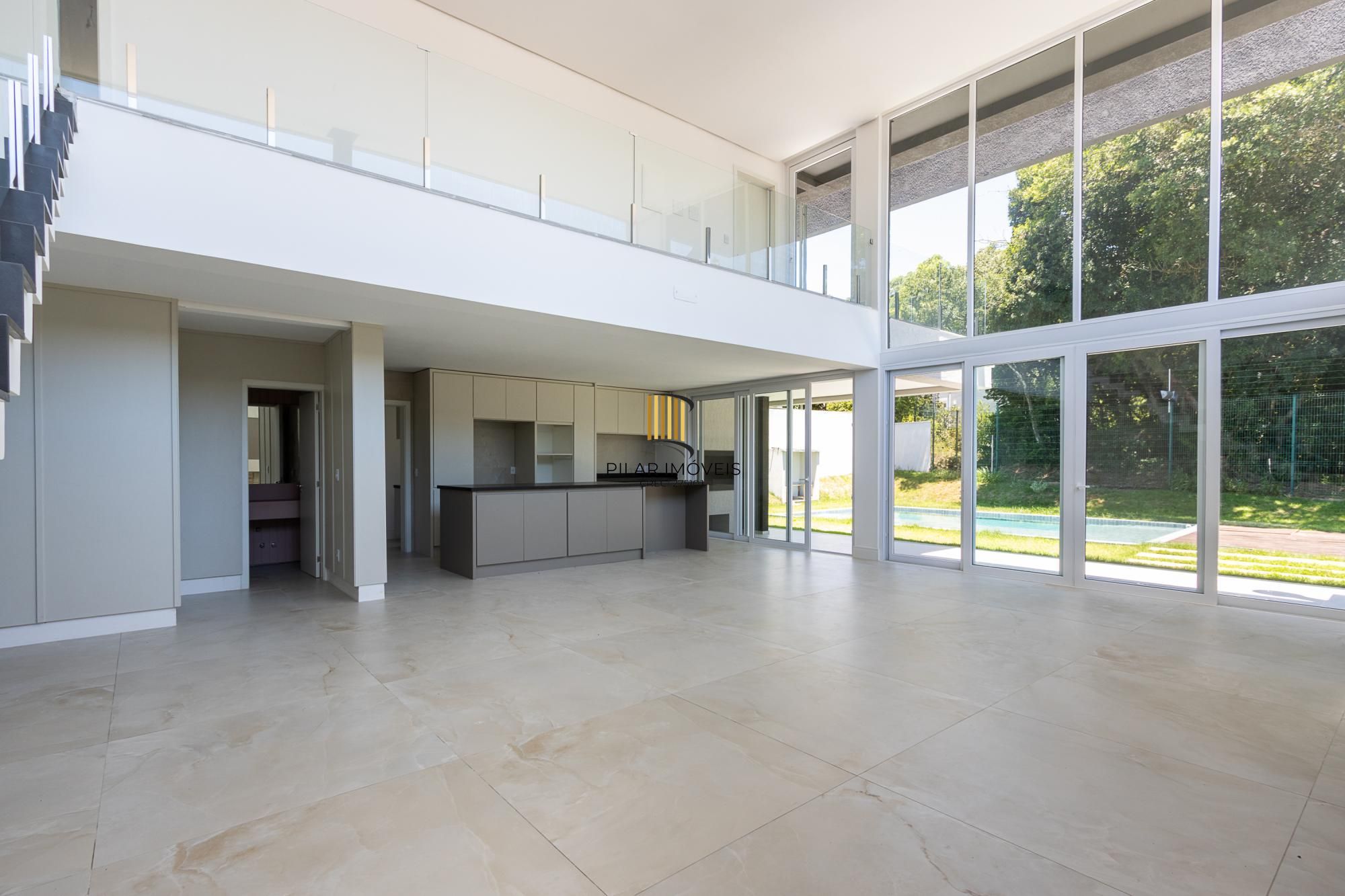 Casa Condominio para Venda - 300m², 4 dormitórios, sendo 4 suites, 2 vagas - Alphaville