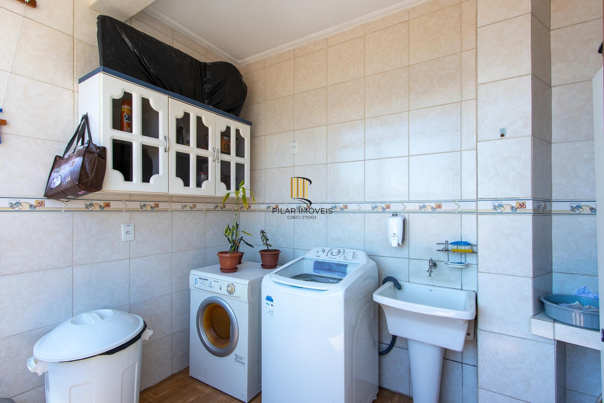 Apartamento de 2 dormitórios no bairro Medianeira.