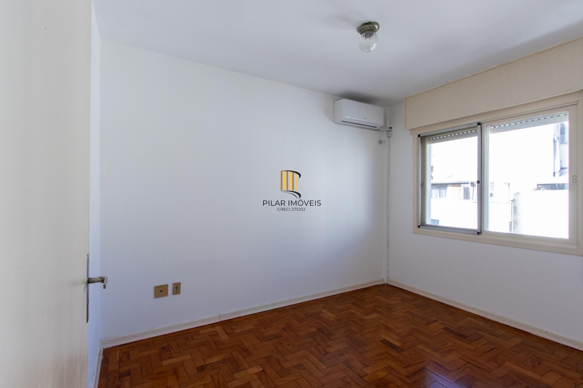 Apartamento 1 quarto, com sacada, andar alto com vista livre - Centro Histórico