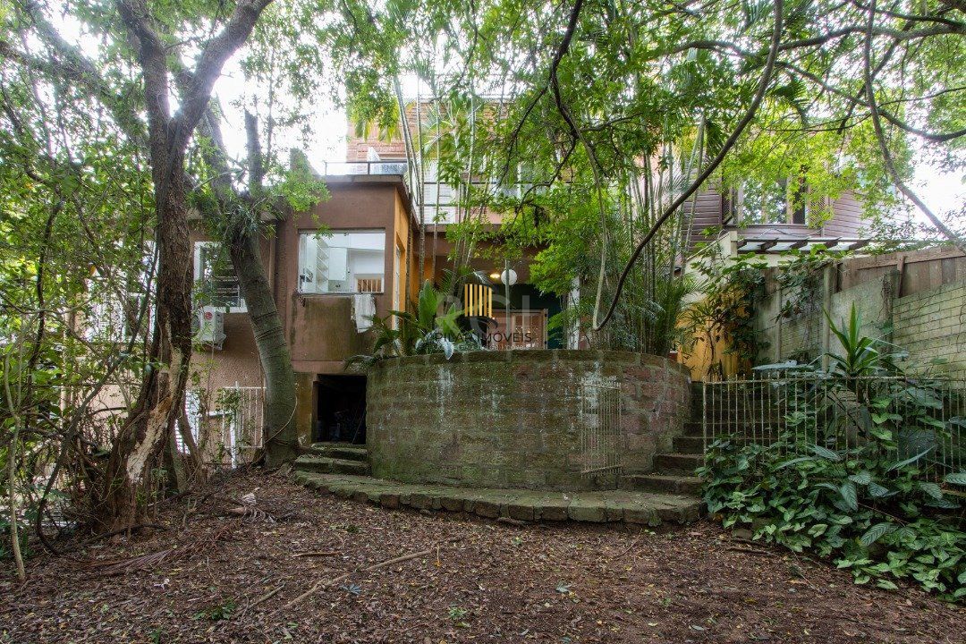 Sobrado com 300m² à venda, 3 quartos, 1 suite, 2 vagas - Bairro Espírito Santo
