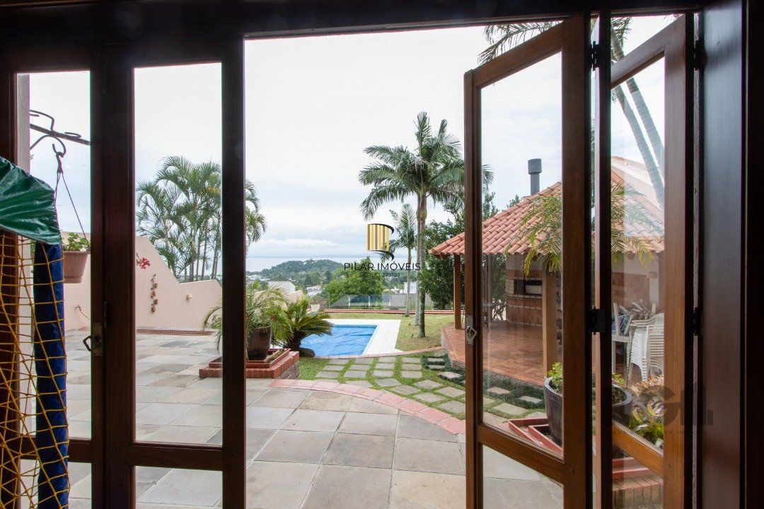 Casa para Venda com 4 dormitórios, sendo 2 suites e 4 vagas no bairro Jardim Isabel
