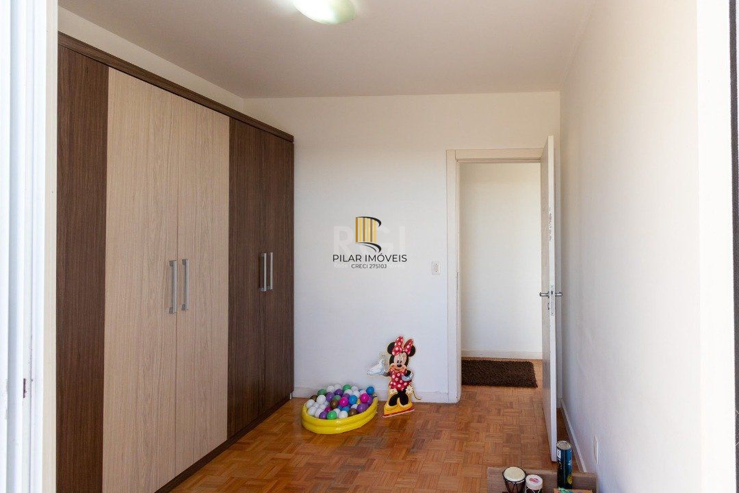 Casa para Venda - 470m², 3 dormitórios, sendo 1 suites, 6 vagas - Nonoai