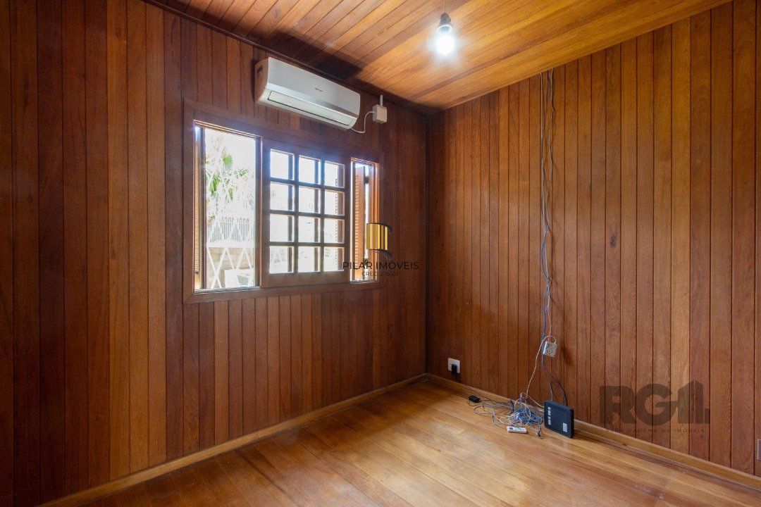 Casa 4 dormitórios no bairro Espírito Santo