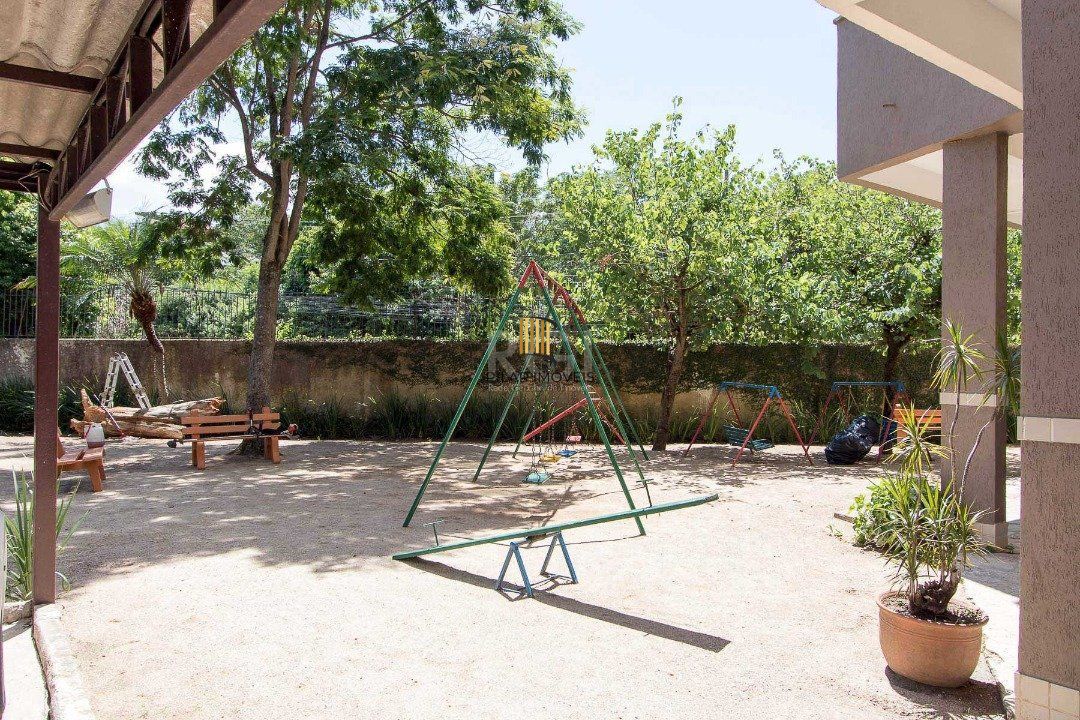 Ótima cobertura no bairro Nonoai, com aproximadamente 135m² de área privativa, 02 dormitórios