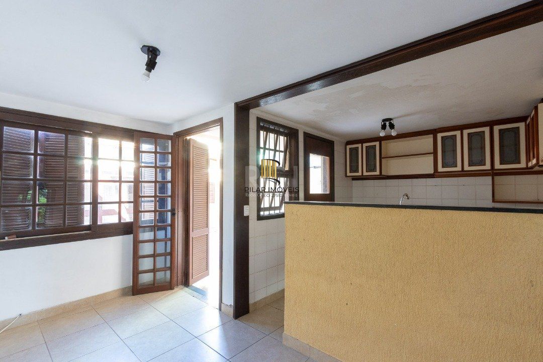 Casa para Venda - 280m², 3 dormitórios, sendo 1 suites, 2 vagas - Espirito Santo