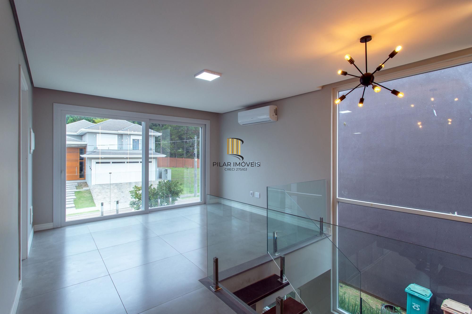 Casa Condominio para Venda - 300m², 3 dormitórios, sendo 3 suites, 2 vagas - Alphaville