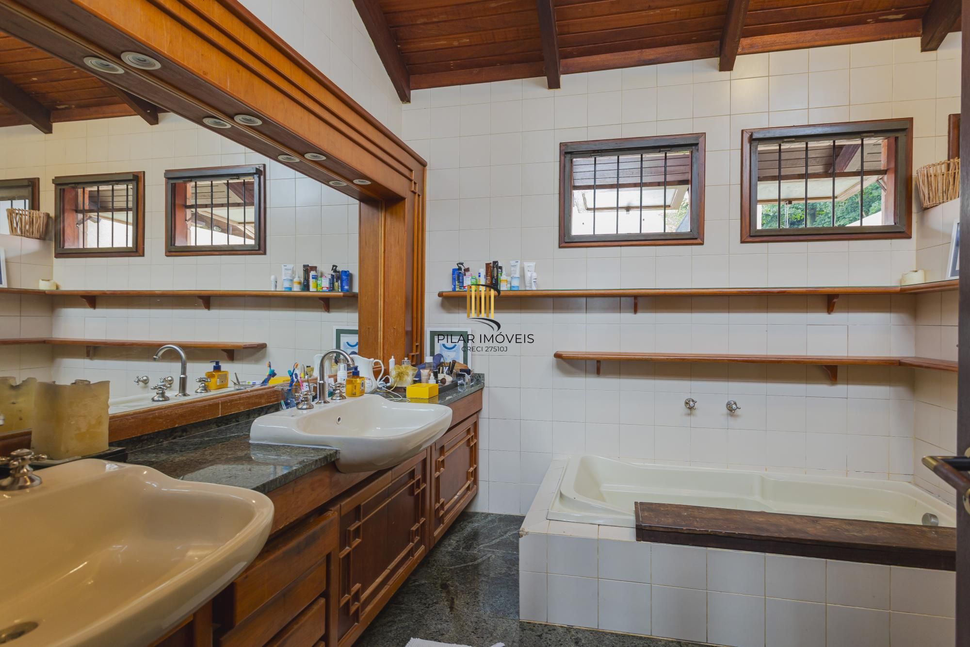 Casa semi-mobiliada na Vila Assunção com vista deslumbrante para o Guaíba e Veleiros do Sul