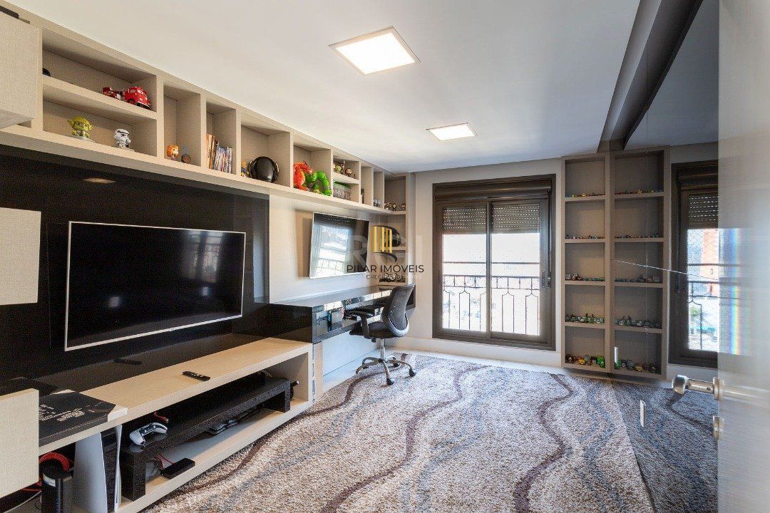 Apartamento para Venda - 323m², 3 dormitórios, sendo 3 suites, 4 vagas - Centro