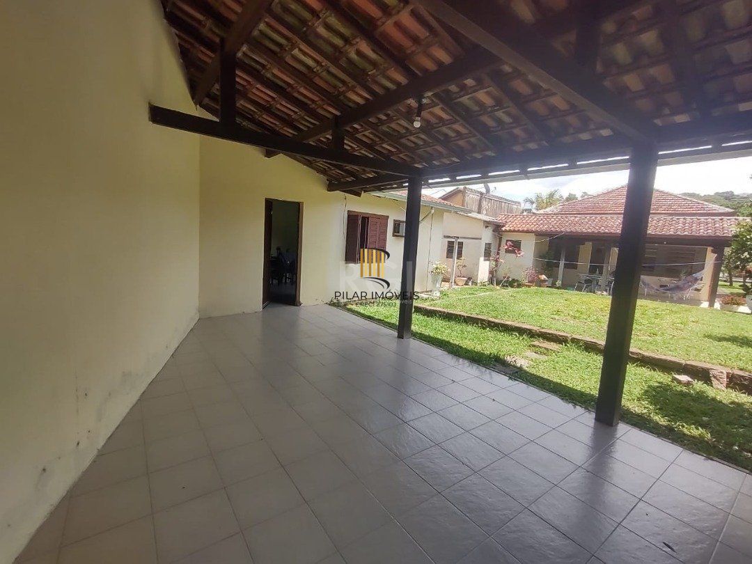 Casa para Venda - 265.1m², 3 dormitórios, 4 vagas - Guarujá