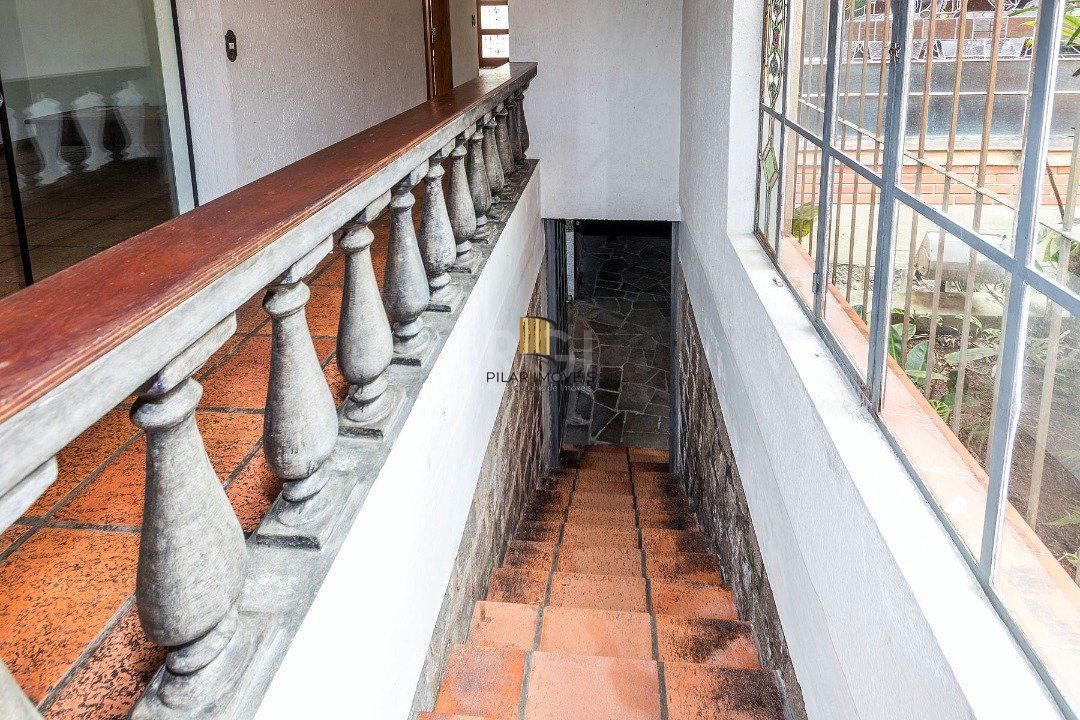 Casa para Venda - 430m², 4 dormitórios, sendo 1 suites, 5 vagas - Cristal
