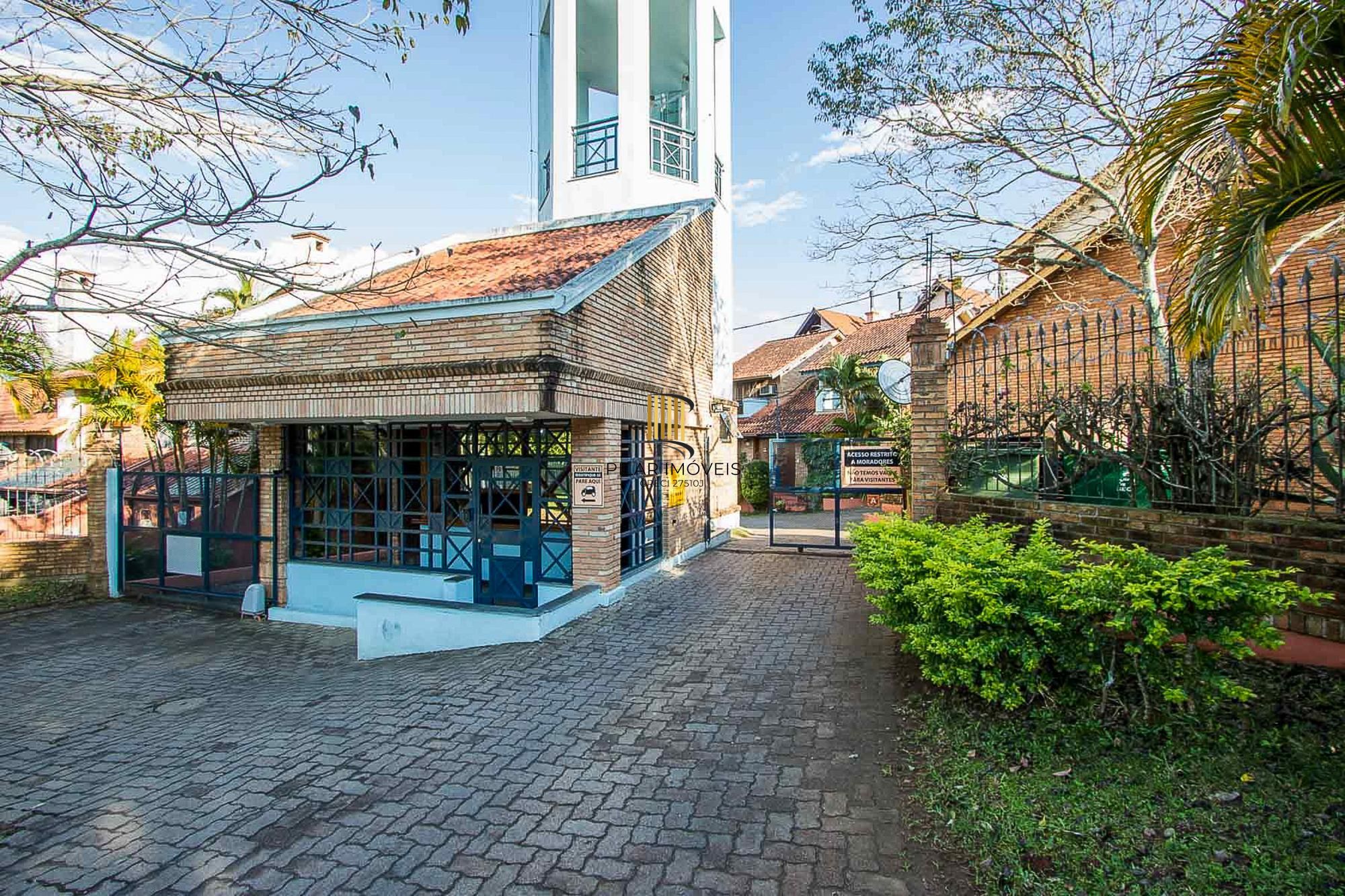 Casa em condomínio, 2 dormitórios, 1 vaga escriturada - Bairro Cavalhada