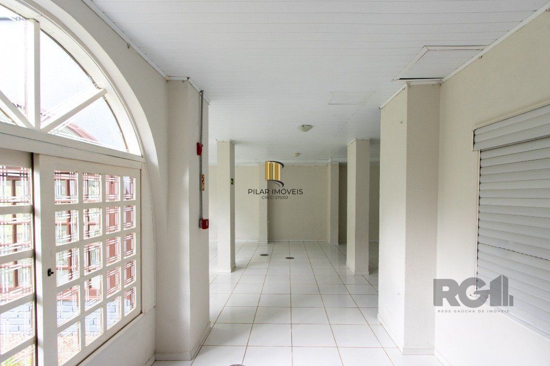 Apartamento 3 quartos, 2 banheiros, 1 vaga, condomínio com infra - Bairro Cristal