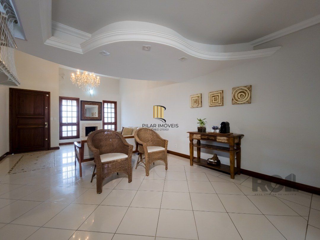 Casa 4 dormitórios no bairro Glória