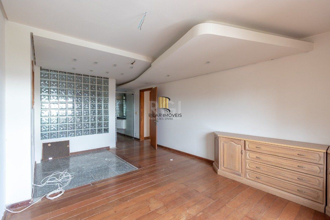 Cobertura para Venda - 302m², 4 dormitórios, sendo 1 suites, 3 vagas - Menino Deus