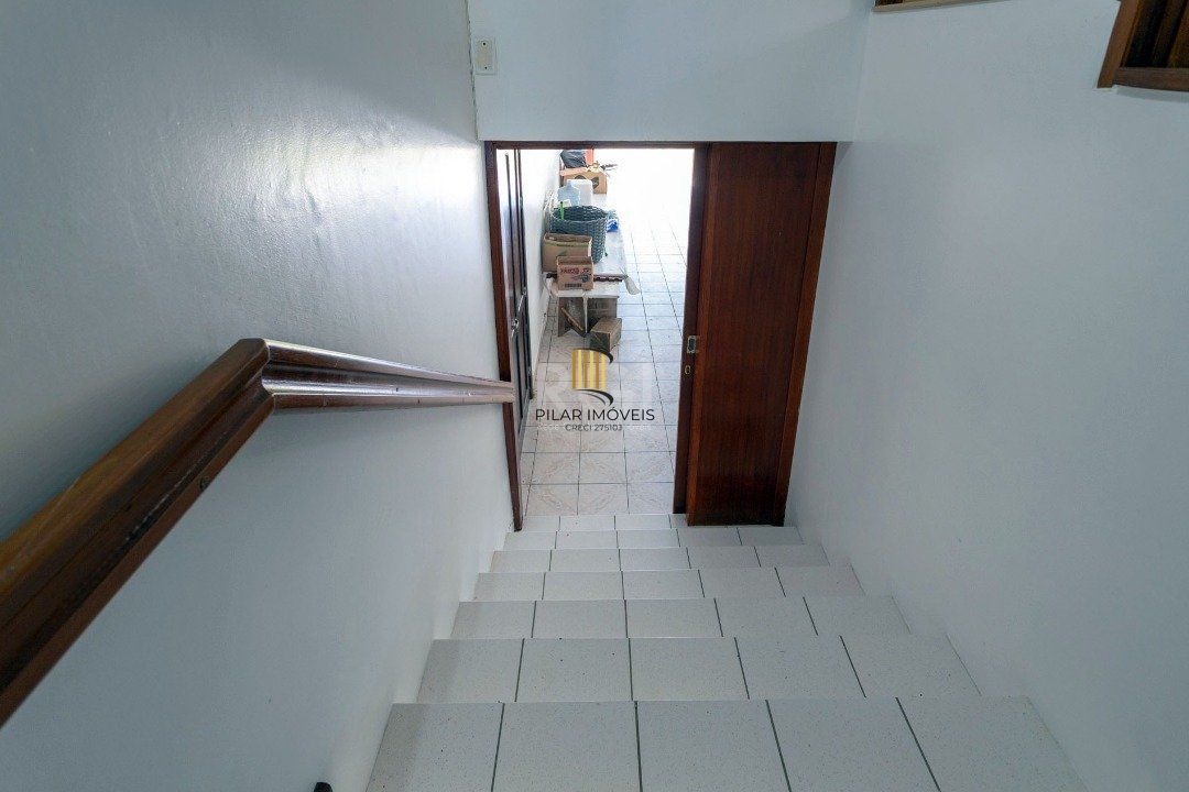 Sítio para Venda - 393m², 3 dormitórios, 6 vagas - Belém Novo