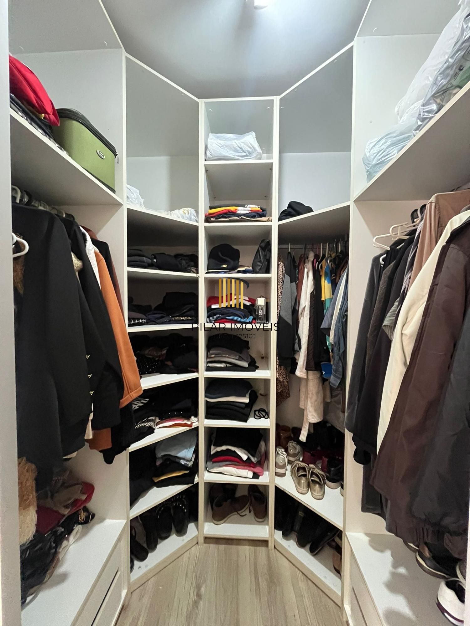 Duas casas no mesmo terreno – conforto, espaço e excelente localização!