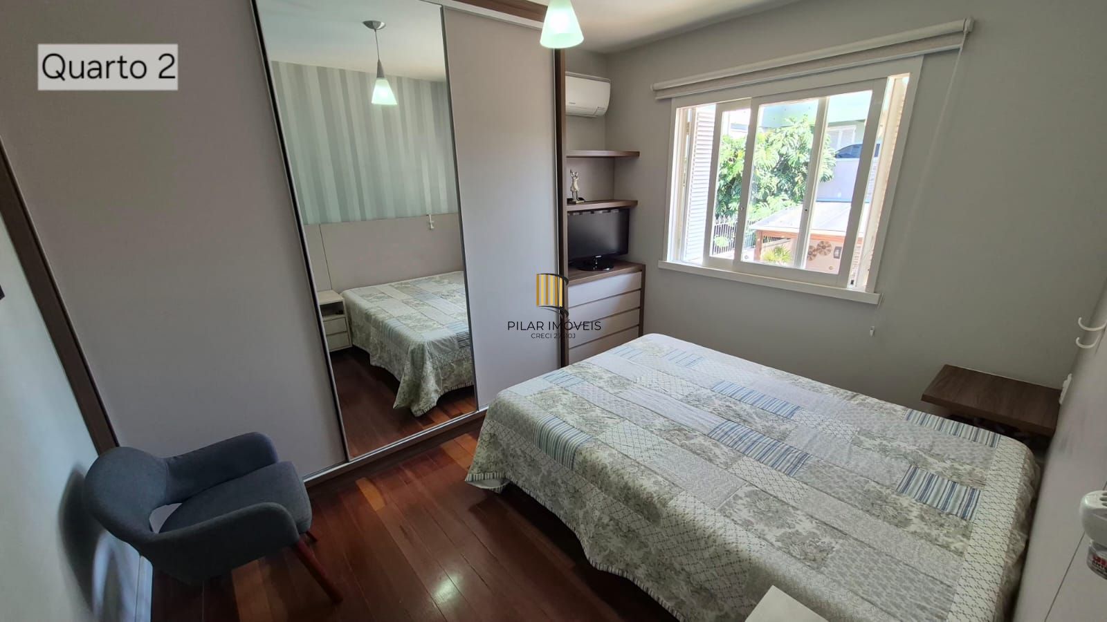 Excelente casa de 4 dormitórios, 1 suíte e 2 vagas em Novo Hamburgo.