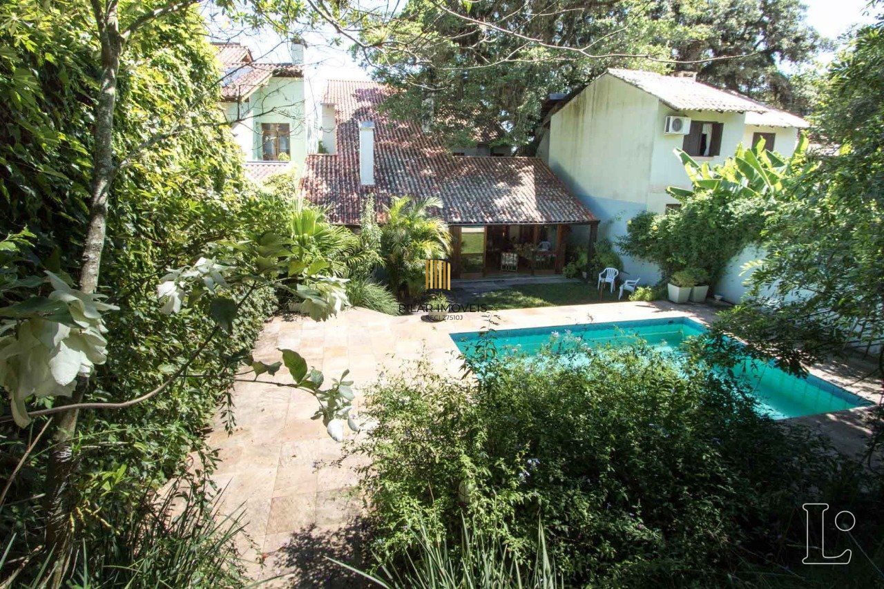 Casa para Venda - 427m², 4 dormitórios, sendo 1 suites, 4 vagas - Jardim Isabel