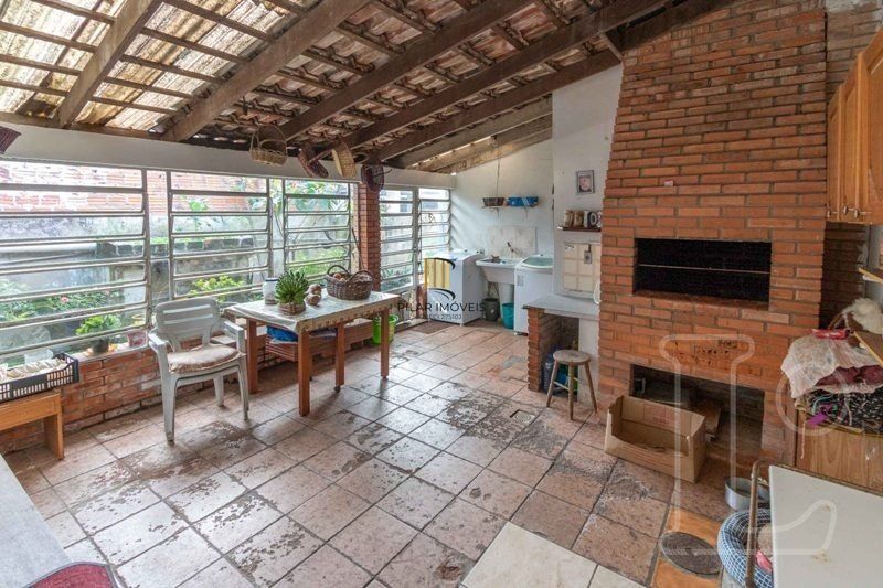 Sobrado para Venda - 241m², 4 dormitórios, sendo 1 suites, 1 vaga - Camaquã