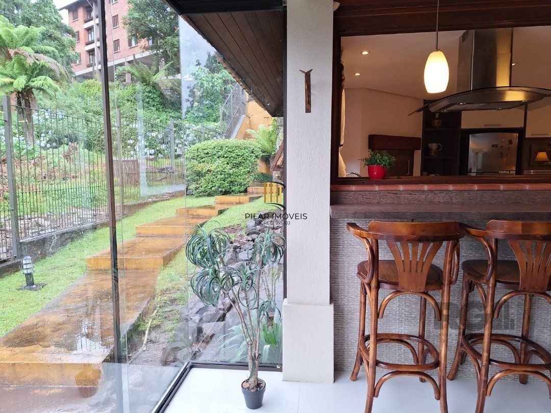 Casa condomínio | 4 quartos | 1 suíte | 2 vagas | Gramado - RS