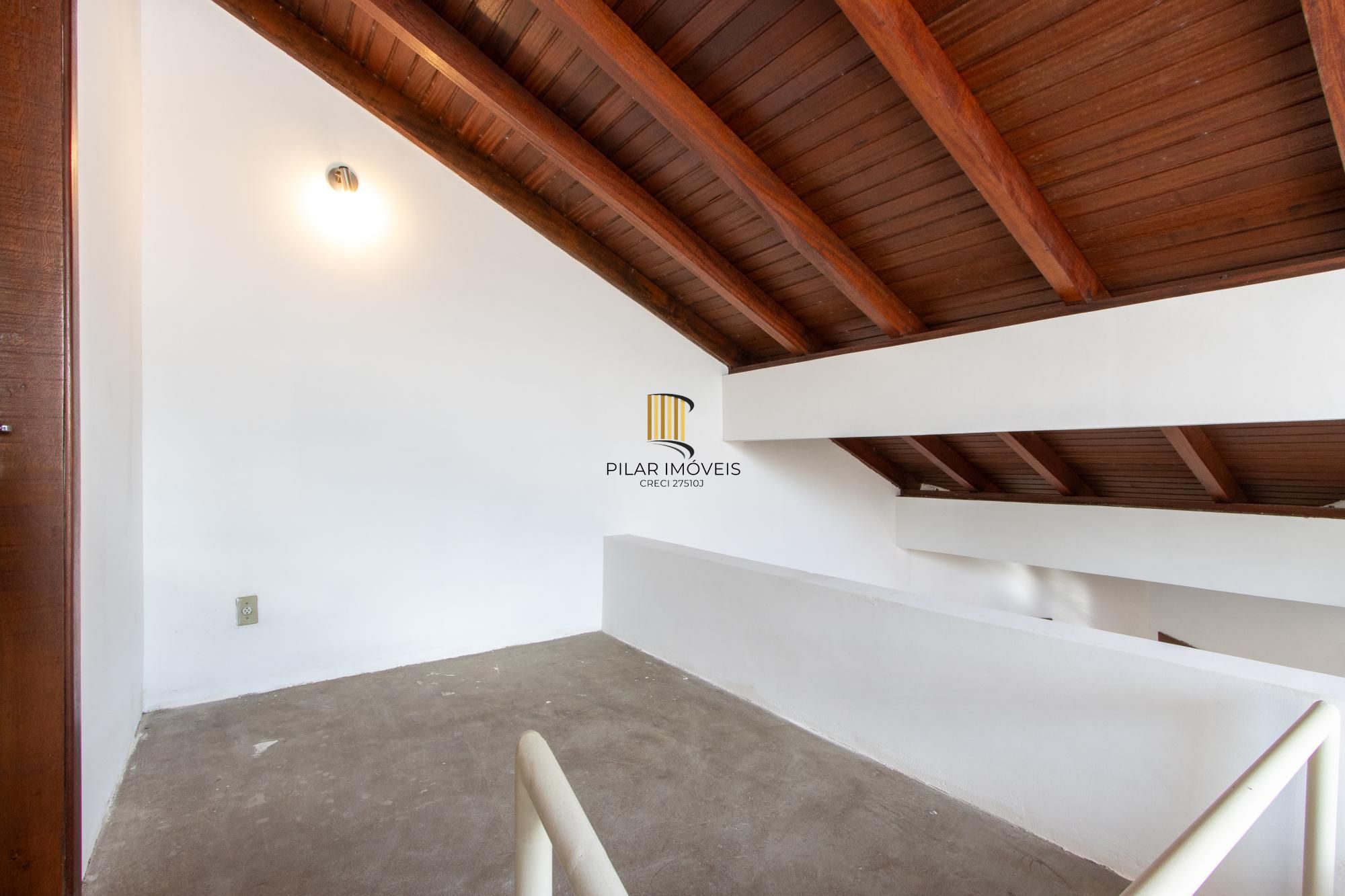Casa para Venda - 253.35m², 3 dormitórios, sendo 1 suites, 4 vagas - Serraria