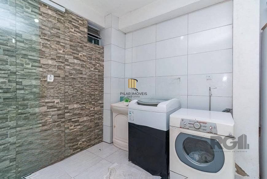 Casa 3 dormitórios no bairro Azenha
