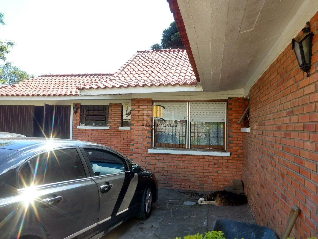 Casa para Venda - 250m², 3 dormitórios, sendo 1 suites, 4 vagas - Taruma