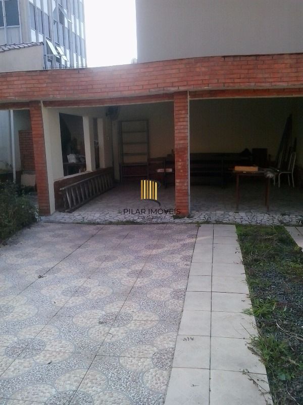 Casa para Venda - 250m², 5 dormitórios, 6 vagas - Menino Deus