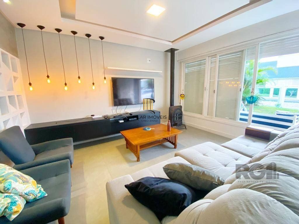 Casa 4 dormitórios no bairro Atlântida