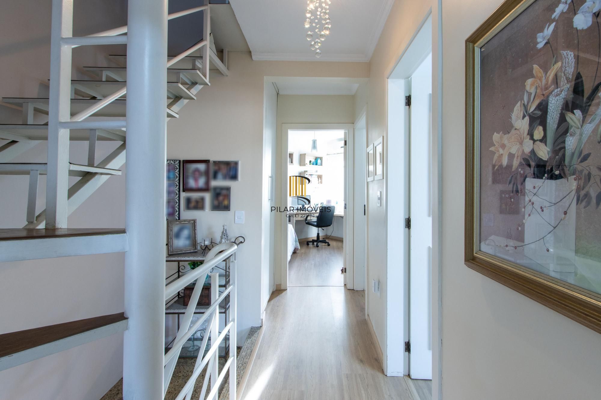 Oportunidade - Casa  Confortável de 3 Dormitórios na Zona Sul de Porto Alegre.