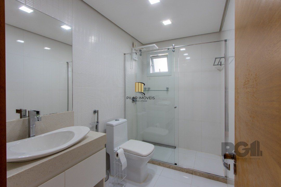Casa com 5 suites com area privativa 714,00